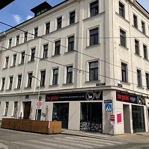 Gesamte Im Zentrum Von 27 Wien