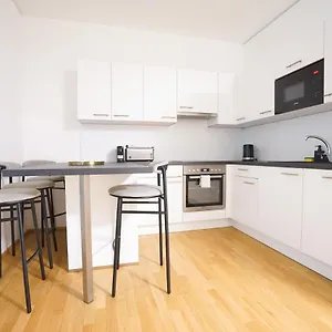 Exclusive 2-bedroom With Pool & Balcony Wien
