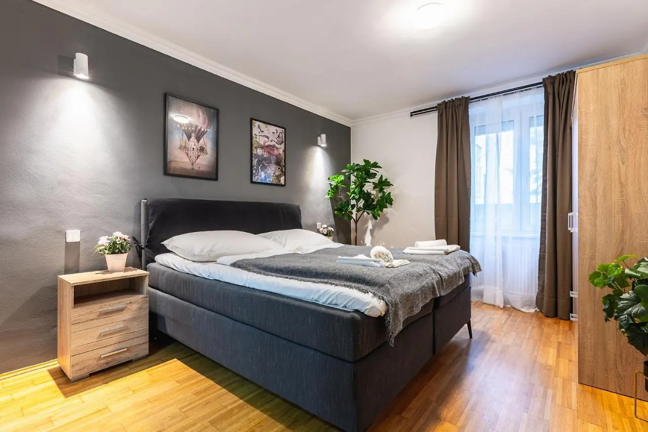 Live Centrally In A Spacious And Modern Apartment In Vienna