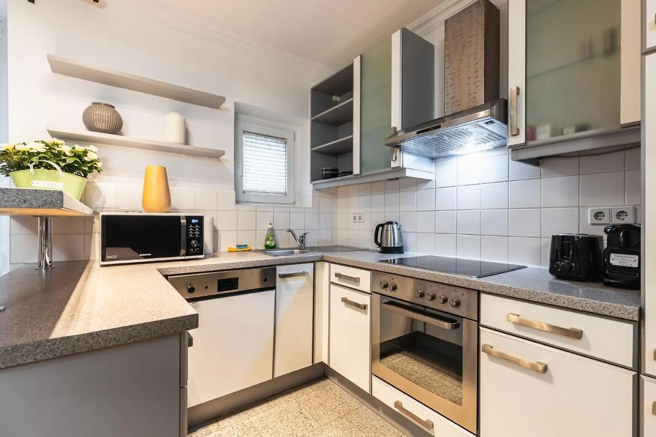 Live Centrally In A Spacious And Modern Apartment In Vienna