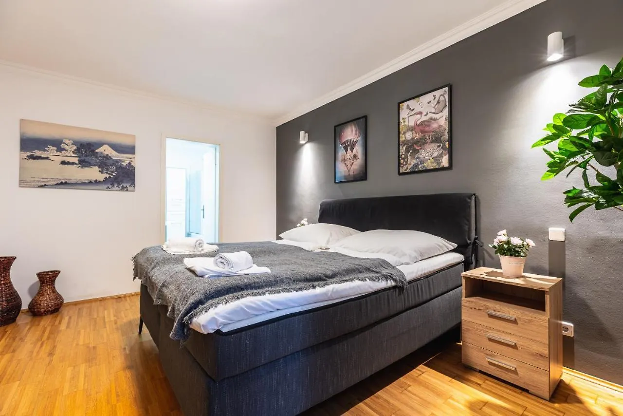 Live Centrally In A Spacious And Modern Apartment In Vienna