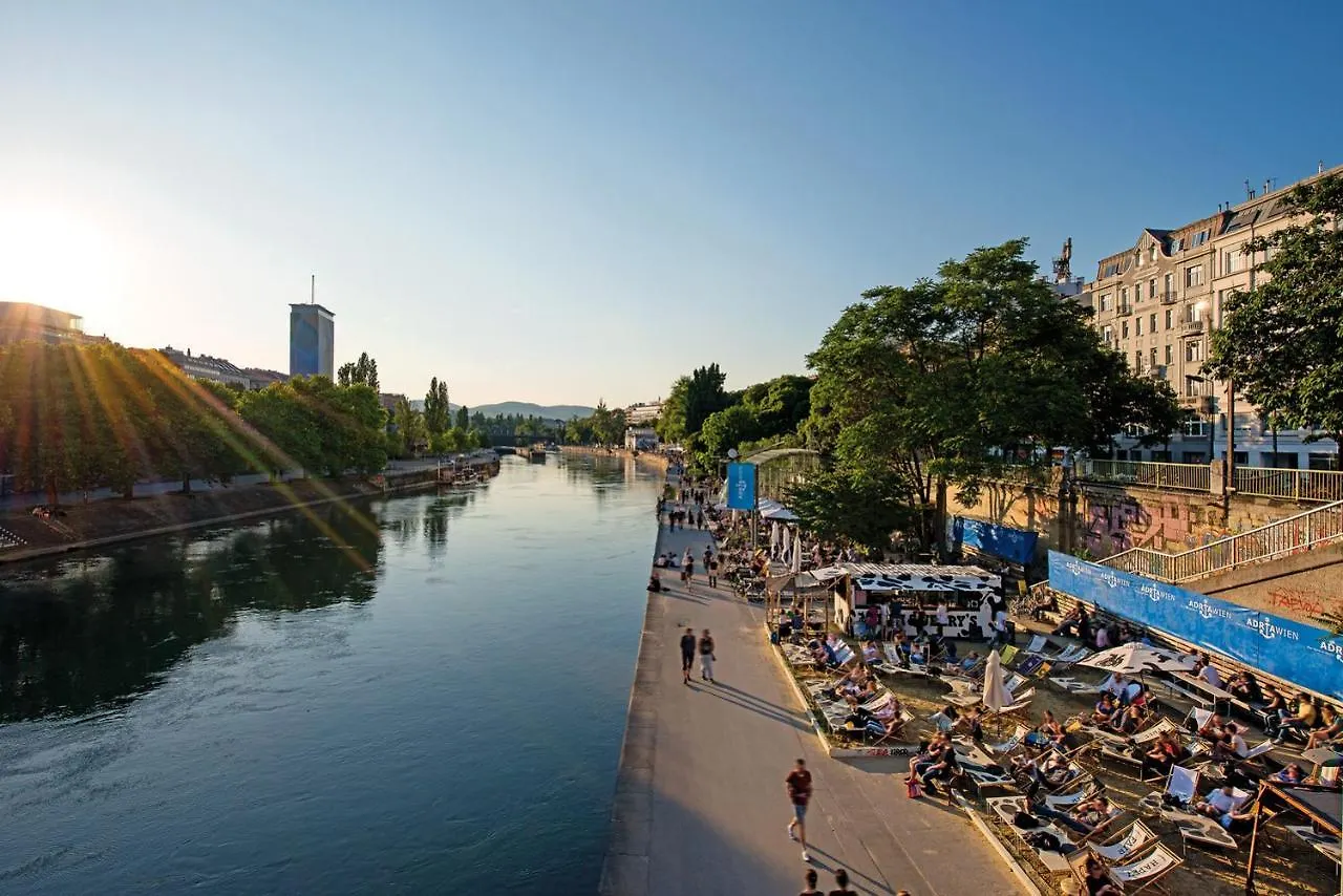 Live Centrally In A Spacious And Modern Apartment In Vienna